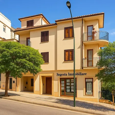 Segesta Nouveau Bedding